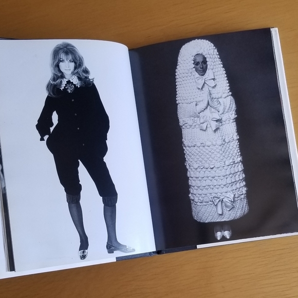 Assouline – Yves Saint Laurent (2008) - Picture 5 of 16